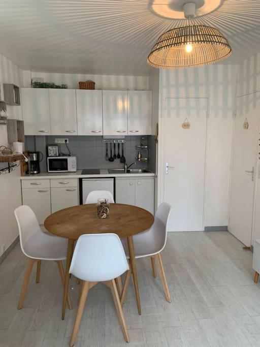 Houlgate Souplex 50M Plage Et Commerces Екстериор снимка